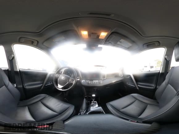 ✅ 2018 Toyota RAV4 Hybrid Limited • VIN: JTMDJREV0JD215668 • Lot: 43719497. Wystawiony na IAAI z przebiegiem 62 643 mil. Bezpłatny archiwum sprzedaży aukcyjnych z USA i szczegółowy raport historii pojazdu na DreamBid. Zdjęcie 18.