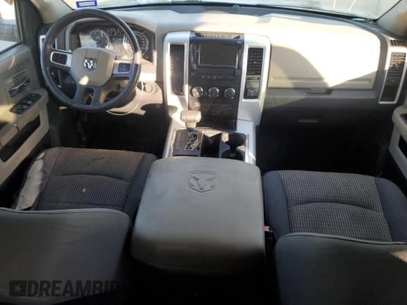 ✅ 2009 Dodge 1500 SLT • VIN: 1D3HB18T09S750864 • Lot: 89071425. Wystawiony na Copart z przebiegiem 170 239 mil. Bezpłatny archiwum sprzedaży aukcyjnych z USA i szczegółowy raport historii pojazdu na DreamBid. Zdjęcie 8.