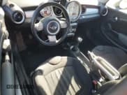 ✅ 2009 MINI Hardtop • VIN: WMWMF33529TU71553 • Лот: 92333375. Опубликован ранее на Copart с пробегом 120 147 миль. Бесплатный доступ к архиву аукционных продаж из США и подробный отчёт об истории автомобиля на DreamBid. Изображение 8.