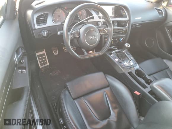 ✅ 2015 Audi S5 Premium Plus • VIN: WAUGGAFR0FA010940 • Lot: 89112445. Wystawiony na Copart z przebiegiem 83 481 mil. Bezpłatny archiwum sprzedaży aukcyjnych z USA i szczegółowy raport historii pojazdu na DreamBid. Zdjęcie 8.