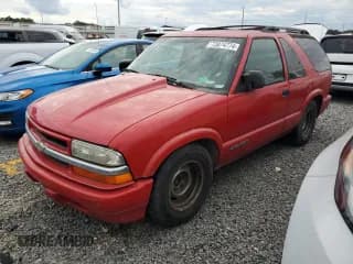 ✅ 2002 Chevrolet Blazer LS • VIN: 1GNCS18W12K162353 • Lot: 73874774. Wystawiony na Copart z przebiegiem Nie podano. Bezpłatny archiwum sprzedaży aukcyjnych z USA i szczegółowy raport historii pojazdu na DreamBid. Zdjęcie 1.