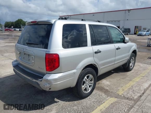 ✅ 2005 Honda Pilot EX-L • VIN: 5FNYF18625B015530 • Lot: 43385557. Wystawiony na IAAI z przebiegiem 233 529 mil. Bezpłatny archiwum sprzedaży aukcyjnych z USA i szczegółowy raport historii pojazdu na DreamBid. Zdjęcie 4.