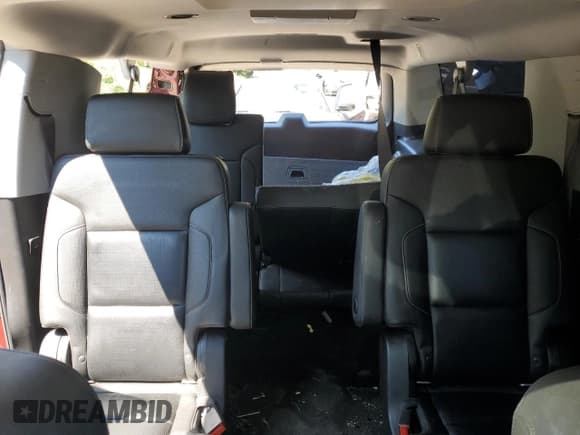 ✅ 2017 Chevrolet Suburban Premier • VIN: 1GNSKJKCXHR154519 • Lot: 65890234. Wystawiony na Copart z przebiegiem 148 955 mil. Bezpłatny archiwum sprzedaży aukcyjnych z USA i szczegółowy raport historii pojazdu na DreamBid. Zdjęcie 10.