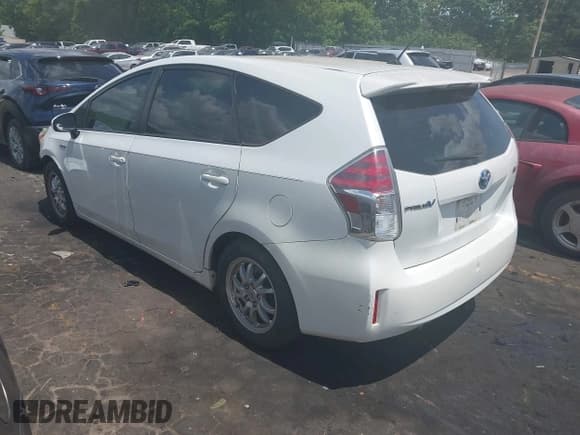 ✅ 2015 Toyota Prius Two • VIN: JTDZN3EU8FJ036043 • Lot: 42176629. Listed on IAAI with 154,939 mi. Free auction sales archive from the USA and detailed vehicle history report at DreamBid. Image 3.