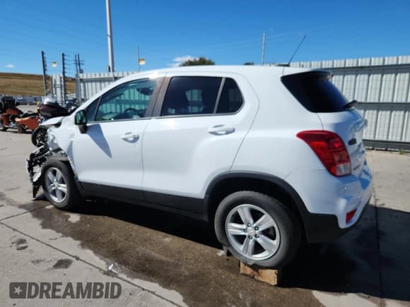 ✅ 2022 Chevrolet Trax LS • VIN: KL7CJNSM3NB548378 • Lot: 85592335. Listed on Copart with 90,345 mi. Free auction sales archive from the USA and detailed vehicle history report at DreamBid. Image 2.