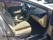 ✅ 2012 Hyundai Azera • VIN: KMHFH4JG1CA140736 • Лот: 42913776. Опубликован ранее на IAAI с пробегом 121 063 миль. Бесплатный доступ к архиву аукционных продаж из США и подробный отчёт об истории автомобиля на DreamBid. Изображение 5.