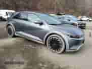 2022 Hyundai Ioniq 5 Limited z VIN KM8KRDAF2NU069065, wystawiony jako Copart lot #44167014 z przebiegiem 101 233 mil mil oraz . Historia ofert i sprzedaży dostępna na DreamBid. Obrazek 4.