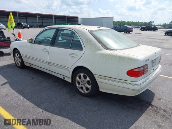 ✅ 2002 Mercedes-Benz E 320 • VIN: WDBJF65J22B432263 • Лот: 42130545. Опубликован ранее на IAAI с пробегом 220 852 миль. Бесплатный доступ к архиву аукционных продаж из США и подробный отчёт об истории автомобиля на DreamBid. Изображение 3.