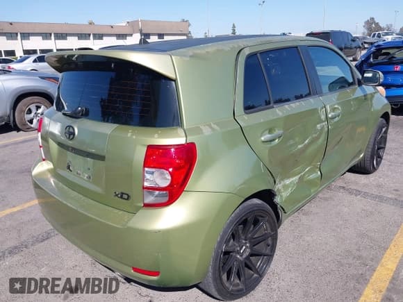 ✅ 2009 Scion xD • VIN: JTKKU10499J049798 • Lot: 43388975. Wystawiony na IAAI z przebiegiem 257 232 mil. Bezpłatny archiwum sprzedaży aukcyjnych z USA i szczegółowy raport historii pojazdu na DreamBid. Zdjęcie 4.