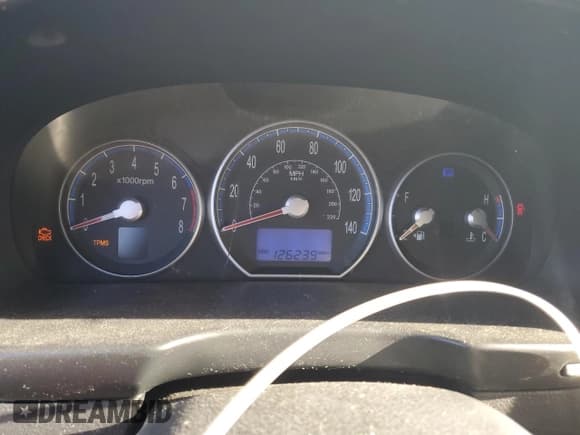 ✅ 2008 Hyundai Santa Fe GLS • VIN: 5NMSG73D08H152593 • Lot: 82482235. Listed on Copart with 126,239 mi. Free auction sales archive from the USA and detailed vehicle history report at DreamBid. Image 9.