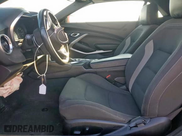 ✅ 2020 Chevrolet Camaro 1LT • VIN: 1G1FB3DX0L0107088 • Lot: 80030535. Listed on Copart with 55,447 mi. Free auction sales archive from the USA and detailed vehicle history report at DreamBid. Image 7.