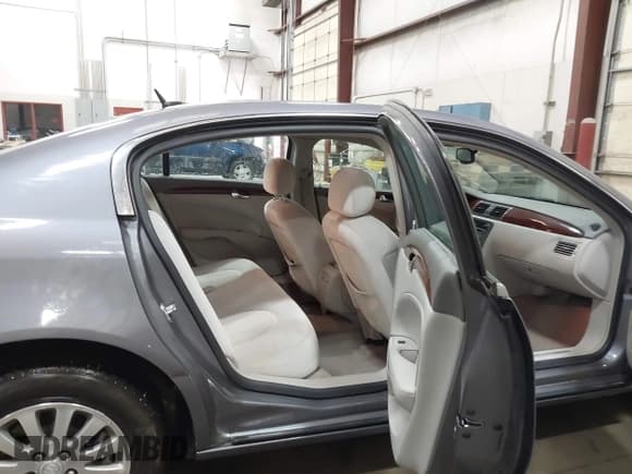 ✅ 2007 Buick Lucerne CX • VIN: 1G4HP57217U214206 • Lot: 43236114. Listed on IAAI with 43,317 mi. Free auction sales archive from the USA and detailed vehicle history report at DreamBid. Image 8.