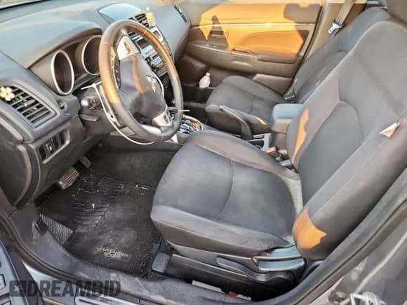 2013 Mitsubishi Outlander ES z VIN 4A4AP3AU2DE011084, wystawiony jako Copart lot #71807855 z przebiegiem 141 460 mil mil oraz Szkoda całkowita • Salvage title. Historia ofert i sprzedaży dostępna na DreamBid. Obrazek 7.