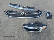 ✅ 2024 Volkswagen Jetta SEL • VIN: 3VWGM7BU7RM049196 • Lot: 81886865. Wystawiony na Copart z przebiegiem 28 479 mil. Bezpłatny archiwum sprzedaży aukcyjnych z USA i szczegółowy raport historii pojazdu na DreamBid. Zdjęcie 12.