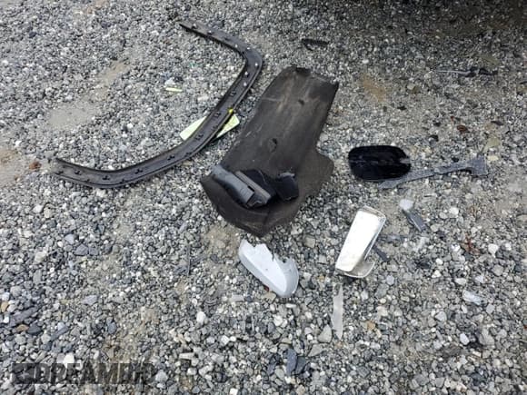 ✅ 2022 GMC Sierra 1500 Denali • VIN: 3GTU9FED6NG190072 • Лот: 42310835. Опубликован ранее на Copart с пробегом 49 910 миль. Бесплатный доступ к архиву аукционных продаж из США и подробный отчёт об истории автомобиля на DreamBid. Изображение 14.