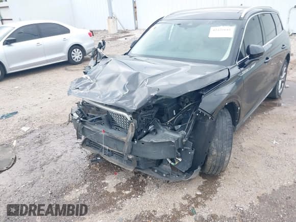 ✅ 2020 Lincoln Corsair Standard • VIN: 5LMCJ1C92LUL17715 • Lot: 42420641. Wystawiony na IAAI z przebiegiem 93 132 mil. Bezpłatny archiwum sprzedaży aukcyjnych z USA i szczegółowy raport historii pojazdu na DreamBid. Zdjęcie 6.