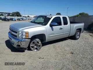 2013 Chevrolet Silverado 1500 LT with VIN 1GCRCSE09DZ361943, listed as a Copart auction lot 70220105 with 109,230 mi miles and Salvage title. Bid and sale history available at DreamBid. Image 1.
