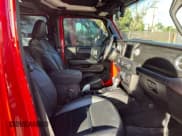 ✅ 2018 Jeep Wrangler Unlimited Moab • VIN: 1C4HJXEG8JW315173 • Lot: 92516835. Wystawiony na Copart z przebiegiem 56 909 mil. Bezpłatny archiwum sprzedaży aukcyjnych z USA i szczegółowy raport historii pojazdu na DreamBid. Zdjęcie 5.