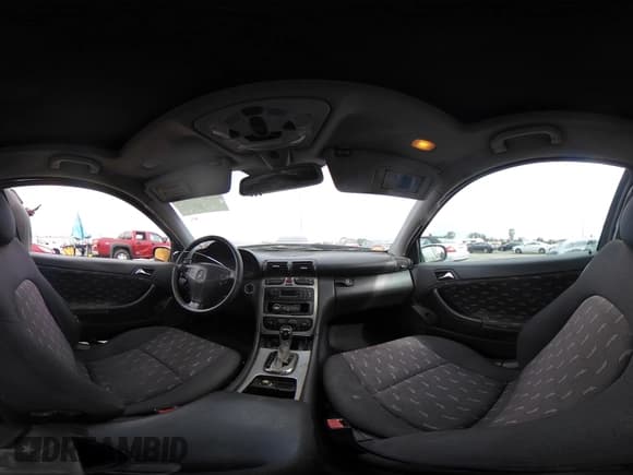 ✅ 2002 Mercedes-Benz C 230/260/280/320 • VIN: WDBRN47J32A323310 • Lot: 43107605. Wystawiony na IAAI z przebiegiem 154 039 mil. Bezpłatny archiwum sprzedaży aukcyjnych z USA i szczegółowy raport historii pojazdu na DreamBid. Zdjęcie 18.