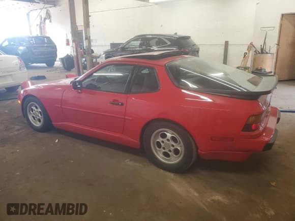 ✅ 1986 Porsche 944 • VIN: WP0AA0944GN451159 • Lot: 59508855. Wystawiony na Copart z przebiegiem 95 938 mil. Bezpłatny archiwum sprzedaży aukcyjnych z USA i szczegółowy raport historii pojazdu na DreamBid. Zdjęcie 2.