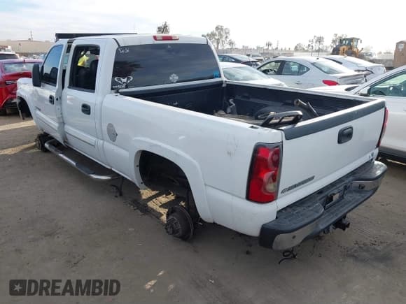 ✅ 2006 Chevrolet Silverado 2500HD LT1 • VIN: 1GCHK23U96F121414 • Lot: 41686044. Listed on IAAI with 165,248 mi. Free auction sales archive from the USA and detailed vehicle history report at DreamBid. Image 3.