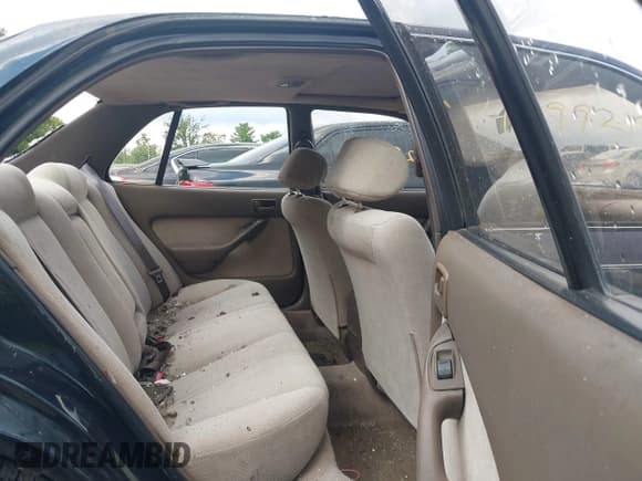 ✅ 1995 Toyota Camry LE • VIN: 4T1SK12E6SU532880 • Lot: 42992191. Wystawiony na IAAI z przebiegiem 210 562 mil. Bezpłatny archiwum sprzedaży aukcyjnych z USA i szczegółowy raport historii pojazdu na DreamBid. Zdjęcie 8.