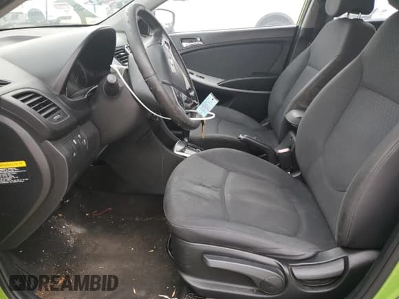 ✅ 2013 Hyundai Accent SE • VIN: KMHCU5AE2DU086432 • Лот: 73116684. Опубликован ранее на Copart с пробегом 134 594 миль. Бесплатный доступ к архиву аукционных продаж из США и подробный отчёт об истории автомобиля на DreamBid. Изображение 7.