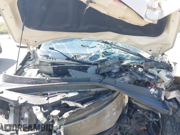 ✅ 2011 Kia Sorento LX • VIN: 5XYKTDA21BG074774 • Lot: 42665339. Listed on IAAI with 108,803 mi. Free auction sales archive from the USA and detailed vehicle history report at DreamBid. Image 10.