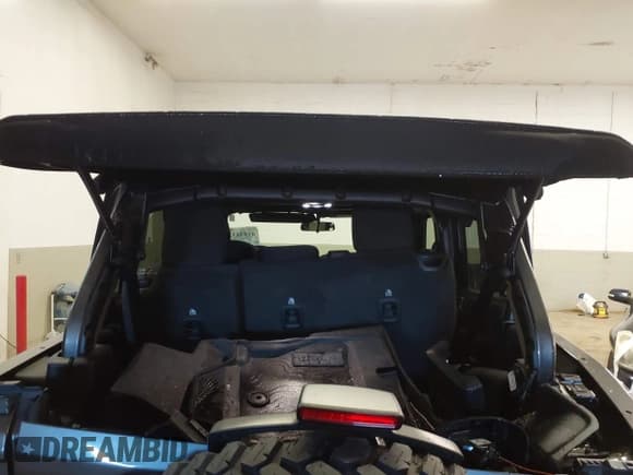 ✅ 2021 Jeep Wrangler Unlimited Sport S • VIN: 1C4HJXDN8MW744768 • Lot: 41894327. Wystawiony na IAAI z przebiegiem 47 826 mil. Bezpłatny archiwum sprzedaży aukcyjnych z USA i szczegółowy raport historii pojazdu na DreamBid. Zdjęcie 18.