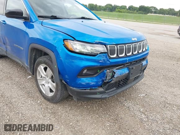 ✅ 2022 Jeep Compass Latitude • VIN: 3C4NJCBB4NT112832 • Lot: 42552865. Listed on IAAI with 66,967 mi. Free auction sales archive from the USA and detailed vehicle history report at DreamBid. Image 6.