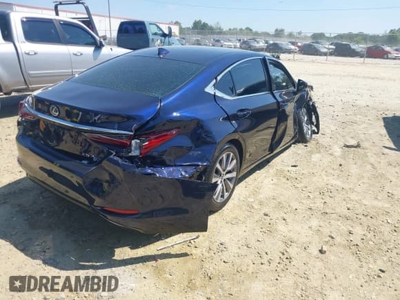 ✅ 2021 Lexus ES 350 • VIN: 58ADZ1B13MU095241 • Lot: 42743171. Wystawiony na IAAI z przebiegiem 43 076 mil. Bezpłatny archiwum sprzedaży aukcyjnych z USA i szczegółowy raport historii pojazdu na DreamBid. Zdjęcie 4.