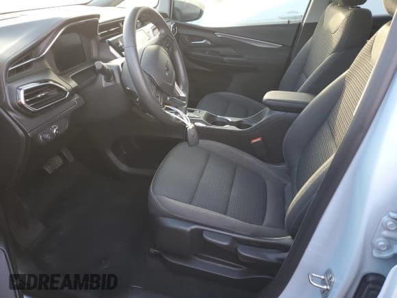 ✅ 2023 Chevrolet Bolt EV 1LT • VIN: 1G1FW6S00P4121440 • Lot: 73885534. Wystawiony na Copart z przebiegiem 5 244 mil. Bezpłatny archiwum sprzedaży aukcyjnych z USA i szczegółowy raport historii pojazdu na DreamBid. Zdjęcie 7.