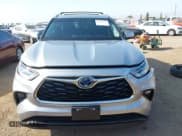 ✅ 2023 Toyota Highlander Hybrid Limited • VIN: 5TDYARAH9PS523498 • Лот: 43045233. Опубликован ранее на IAAI с пробегом 35 951 миль. Бесплатный доступ к архиву аукционных продаж из США и подробный отчёт об истории автомобиля на DreamBid. Изображение 12.