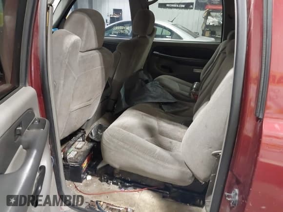 ✅ 2003 Chevrolet Suburban LT • VIN: 1GNFK16Z43J161876 • Лот: 42447051. Опубликован ранее на IAAI с пробегом 239 634 миль. Бесплатный доступ к архиву аукционных продаж из США и подробный отчёт об истории автомобиля на DreamBid. Изображение 8.