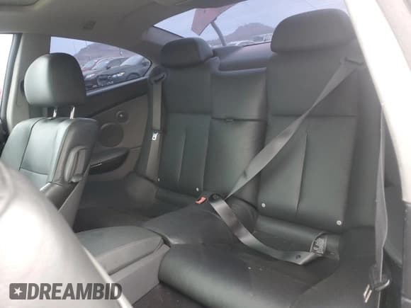 ✅ 2005 BMW 6 Series 645Ci • VIN: WBAEH73405B192485 • Лот: 86522304. Опубликован ранее на Copart с пробегом 75 579 миль. Бесплатный доступ к архиву аукционных продаж из США и подробный отчёт об истории автомобиля на DreamBid. Изображение 10.