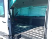 ✅ 2020 Ford Transit Passenger XL • VIN: 1FBAX2C8XLKA89036 • Lot: 41456332. Wystawiony na IAAI z przebiegiem 31 414 mil. Bezpłatny archiwum sprzedaży aukcyjnych z USA i szczegółowy raport historii pojazdu na DreamBid. Zdjęcie 8.