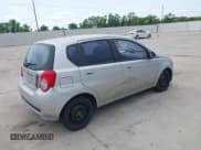 ✅ 2009 Chevrolet Aveo 1LT • VIN: KL1TD66E89B305116 • Lot: 42145793. Wystawiony na IAAI z przebiegiem 83 691 mil. Bezpłatny archiwum sprzedaży aukcyjnych z USA i szczegółowy raport historii pojazdu na DreamBid. Zdjęcie 4.