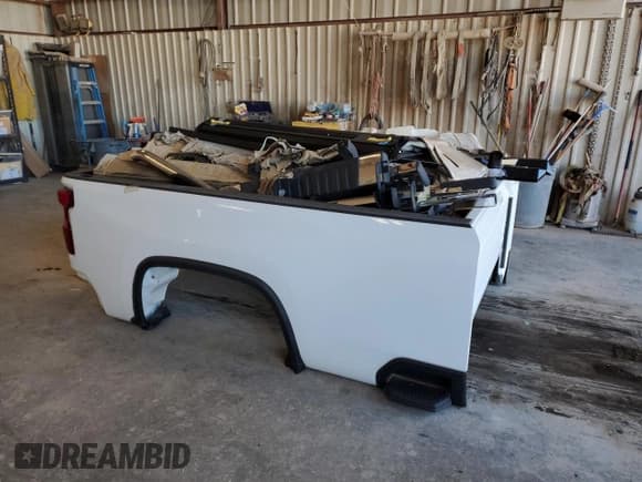 ✅ 2021 Chevrolet Silverado 1500 • VIN: BS81639404 • Лот: 81639404. Опубликован ранее на Copart с пробегом Не указан. Бесплатный доступ к архиву аукционных продаж из США и подробный отчёт об истории автомобиля на DreamBid. Изображение 1.