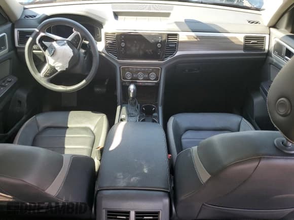 ✅ 2021 Volkswagen Atlas SEL Premium • VIN: 1V2TR2CA1MC545520 • Lot: 68675595. Listed on Copart with 30,261 mi. Free auction sales archive from the USA and detailed vehicle history report at DreamBid. Image 8.