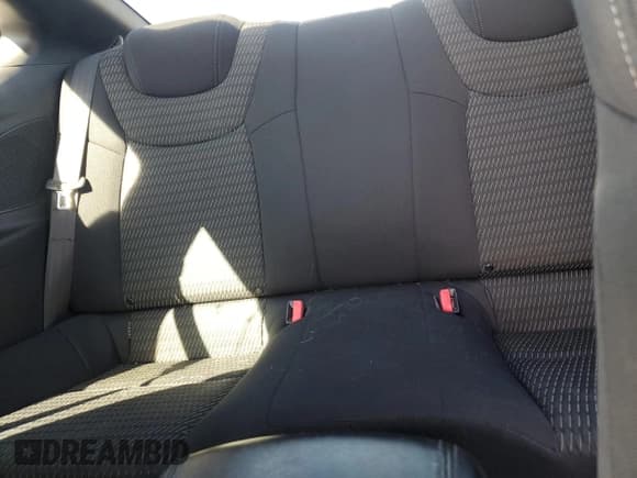 ✅ 2013 Hyundai Genesis Coupe Premium • VIN: KMHHT6KD5DU089944 • Lot: 48972645. Wystawiony na Copart z przebiegiem 139 361 mil. Bezpłatny archiwum sprzedaży aukcyjnych z USA i szczegółowy raport historii pojazdu na DreamBid. Zdjęcie 10.