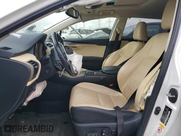 ✅ 2019 Lexus NX 300 • VIN: JTJBARBZ2K2190829 • Lot: 71251695. Wystawiony na Copart z przebiegiem 88 606 mil. Bezpłatny archiwum sprzedaży aukcyjnych z USA i szczegółowy raport historii pojazdu na DreamBid. Zdjęcie 7.