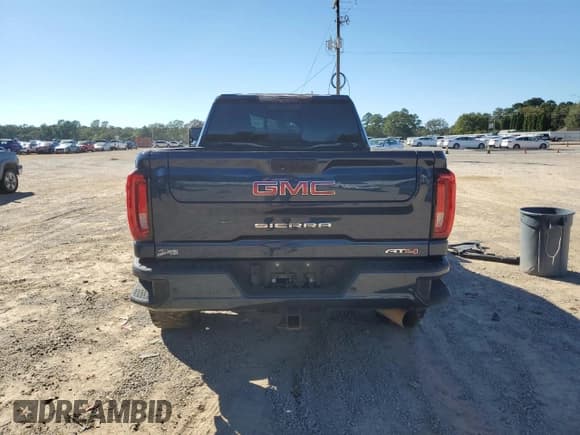 ✅ 2020 GMC Sierra 2500HD AT4 • VIN: 1GT49PEY7LF331027 • Lot: 82670225. Wystawiony na Copart z przebiegiem 101 554 mil. Bezpłatny archiwum sprzedaży aukcyjnych z USA i szczegółowy raport historii pojazdu na DreamBid. Zdjęcie 6.