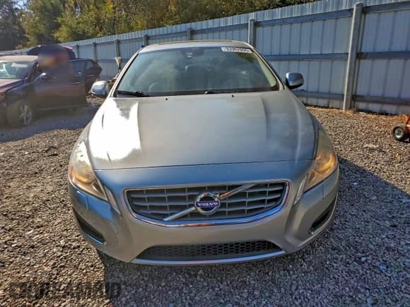 ✅ 2013 Volvo S60 T5 Premier • VIN: YV1612FS5D2173576 • Лот: 93962095. Опубликован ранее на Copart с пробегом 98 340 миль. Бесплатный доступ к архиву аукционных продаж из США и подробный отчёт об истории автомобиля на DreamBid. Изображение 5.