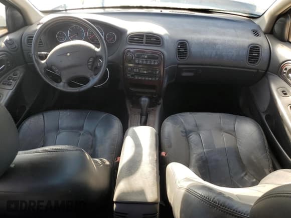 ✅ 2004 Chrysler Concorde LXi • VIN: 2C3HD36M94H589283 • Lot: 43931025. Listed on Copart with 77,504 mi. Free auction sales archive from the USA and detailed vehicle history report at DreamBid. Image 8.