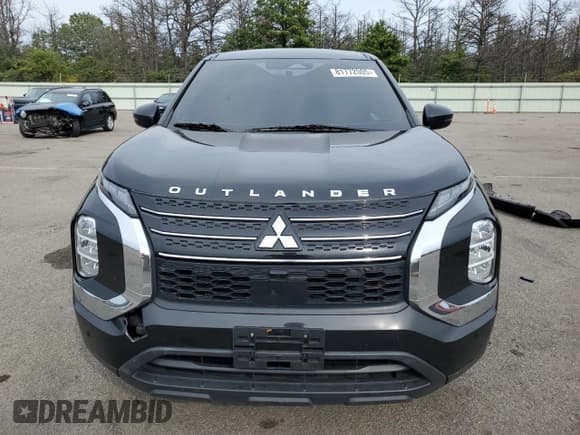 ✅ 2022 Mitsubishi Outlander ES • VIN: JA4J3TA87NZ016386 • Lot: 81772005. Wystawiony na Copart z przebiegiem 46 883 mil. Bezpłatny archiwum sprzedaży aukcyjnych z USA i szczegółowy raport historii pojazdu na DreamBid. Zdjęcie 5.