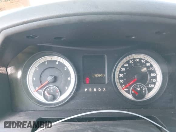 2013 Ram 1500 Express z VIN 3C6JR6ATXDG508202, wystawiony jako IAAI lot #43296958 z przebiegiem 145 380 mil mil oraz . Historia ofert i sprzedaży dostępna na DreamBid. Obrazek 7.