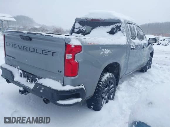 ✅ 2023 Chevrolet Silverado 1500 LT Trail Boss • VIN: 3GCUDFED4PG302112 • Lot: 41241051. Wystawiony na IAAI z przebiegiem 30 908 mil. Bezpłatny archiwum sprzedaży aukcyjnych z USA i szczegółowy raport historii pojazdu na DreamBid. Zdjęcie 4.