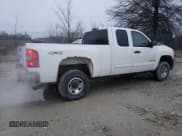✅ 2007 Chevrolet Silverado 2500HD Work Truck • VIN: 1GCHK29K37E519621 • Лот: 85595514. Опубликован ранее на Copart с пробегом 331 280 миль. Бесплатный доступ к архиву аукционных продаж из США и подробный отчёт об истории автомобиля на DreamBid. Изображение 3.