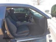 ✅ 2010 Dodge Challenger SE • VIN: 2B3CJ4DVXAH218873 • Lot: 41754762. Wystawiony na IAAI z przebiegiem 136 702 mil. Bezpłatny archiwum sprzedaży aukcyjnych z USA i szczegółowy raport historii pojazdu na DreamBid. Zdjęcie 5.