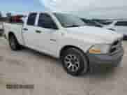 2009 Dodge 1500 SLT z VIN 1D3HB18P49S768965, wystawiony jako Copart lot #69381624 z przebiegiem 266 672 mil mil oraz Czysty tytuł • Clean title. Historia ofert i sprzedaży dostępna na DreamBid. Obrazek 4.